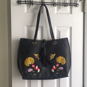 🐝 Black Faux Leather Tote 🐝